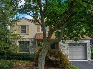 1558 Doone Rd, Columbus, OH 43221