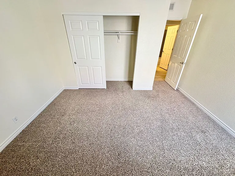 5422 River Glen Dr #377-135 — Photo 10