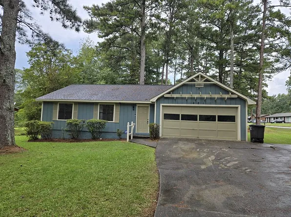 621 Maple Dr, Riverdale, GA 30274