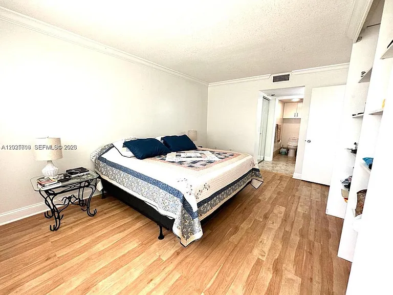 850 SW 138th Ave #307D — Photo 6