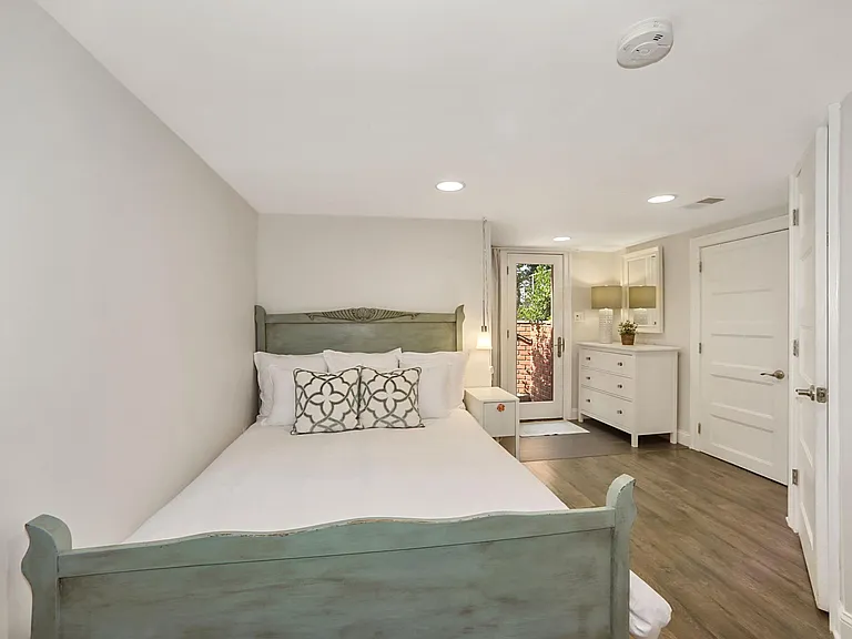 1116 K St NE #2 — Photo 22
