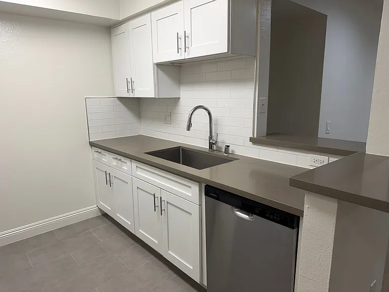 Verdugo Vista — Photo 32