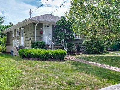37 Hampton Boulevard, Massapequa, NY, 11758