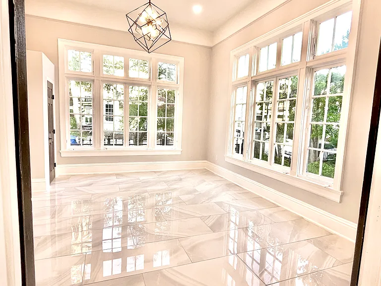 2403 Carondelet St #D — Photo 19