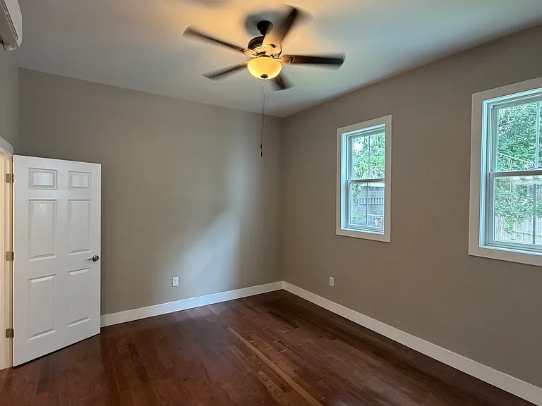 521 Warren St #2 — Photo 10