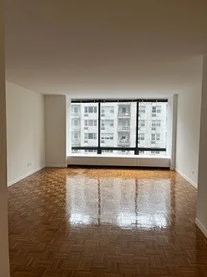 Rented by Solow Realty | media 21