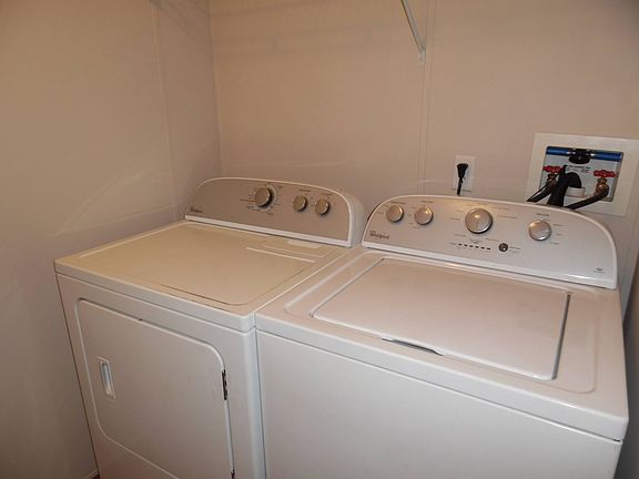 4th image of 6471 S Division Ave #209