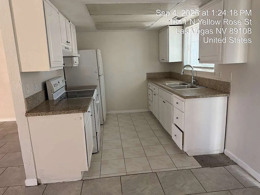 3 bed, 1346 sqft, $2,300 — Photo 2