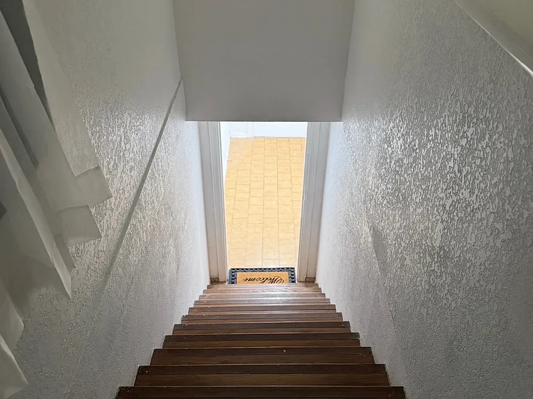 105 E 11th St #3 — Photo 1