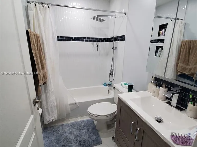 17242 NW 73rd Ave — Photo 10