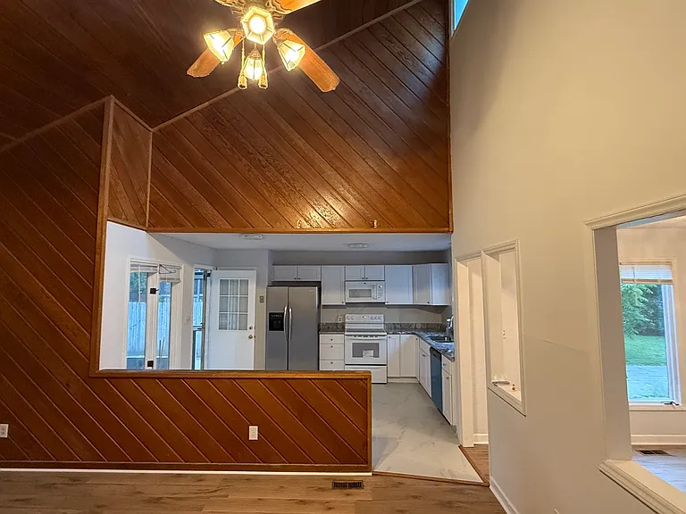 512 Old Mill Rd — Photo 5
