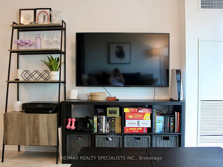 251 Manitoba St #809 — Photo 7