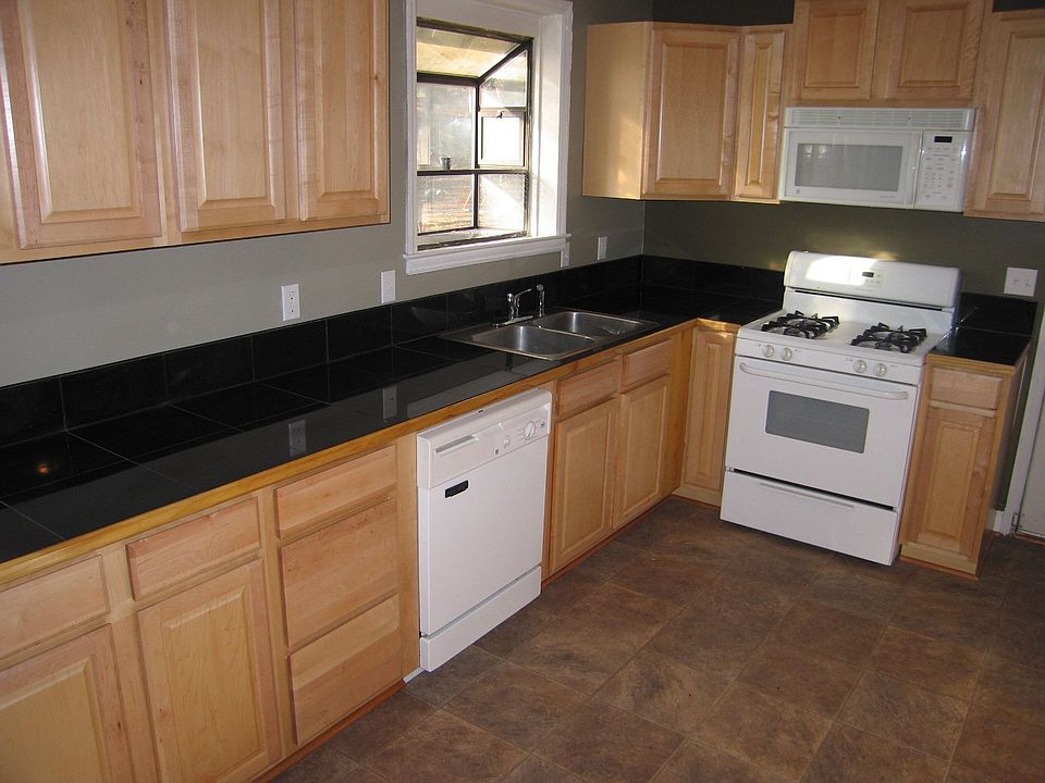 2nd image of 1831 Ashby Rd