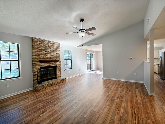3rd image of 1134 Rhonda Dr