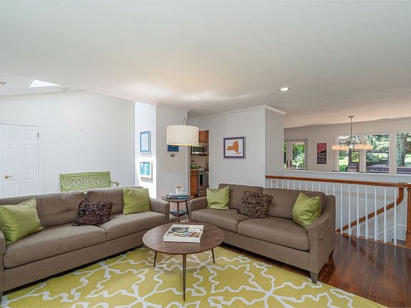 5th image of 1165 Saltaire Way