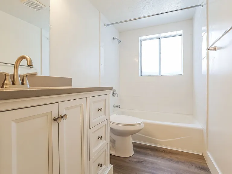 1737 N 1220 W — Photo 12