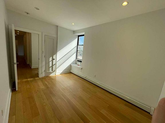 4th image of 301 W 111th St APT 3B