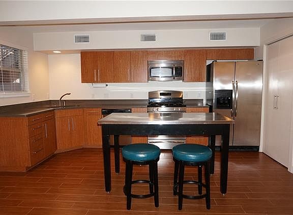 3rd image of 1115 W 10th St APT 107