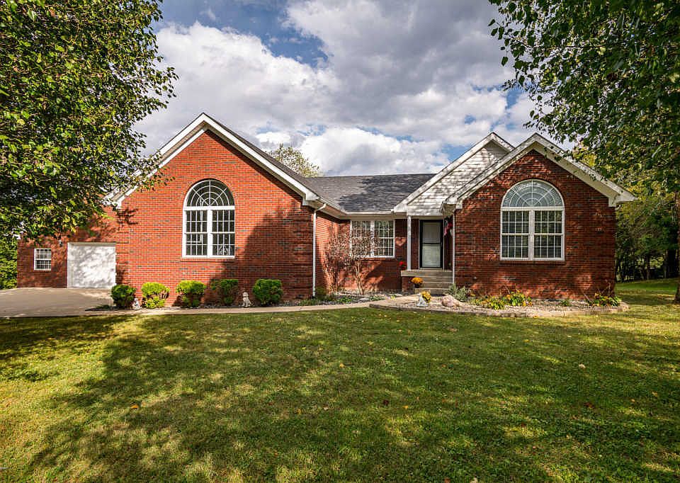 1st image of 46 Chloe Ln