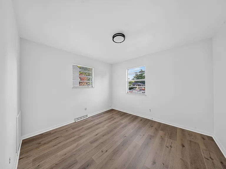 1095 Saint Michaels Ave #1095 — Photo 14