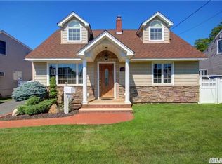 2546 Mermaid Ave, Wantagh, NY 11793