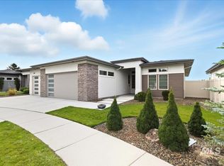 569 W Carnelian Ln, Eagle, ID 83616