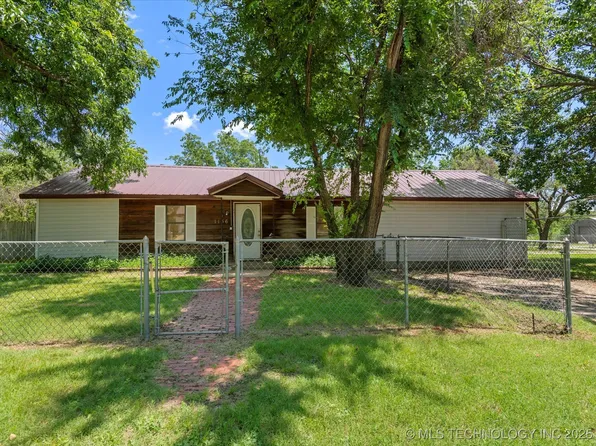 1136 S Maple Ave, Bartlesville, OK 74003
