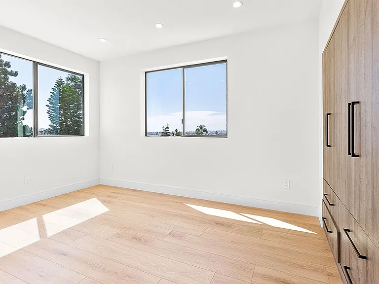 4663 Pickford St — Photo 7