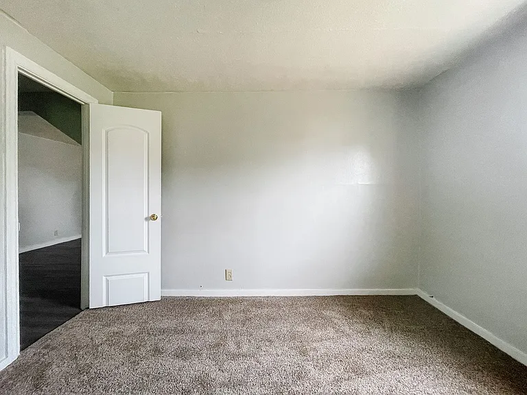 2118 S Penn St — Photo 19