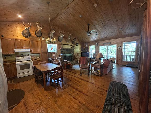 4th image of 142 Lakeview Dr