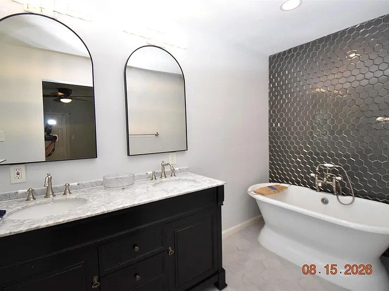 15711 Blackhawk Blvd — Photo 13