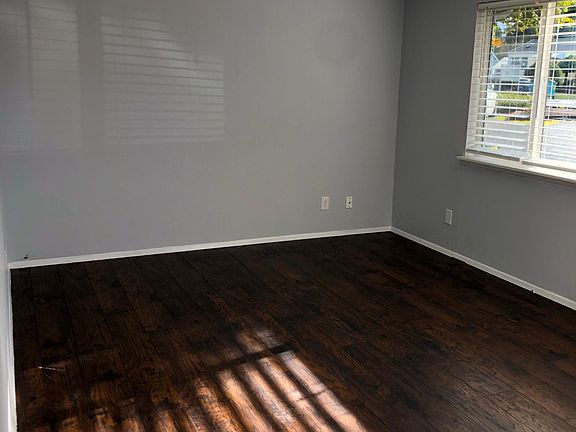 2nd image of 507 122nd St S