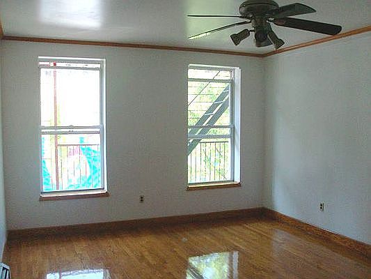 3rd image of 439 Lincoln Pl #5