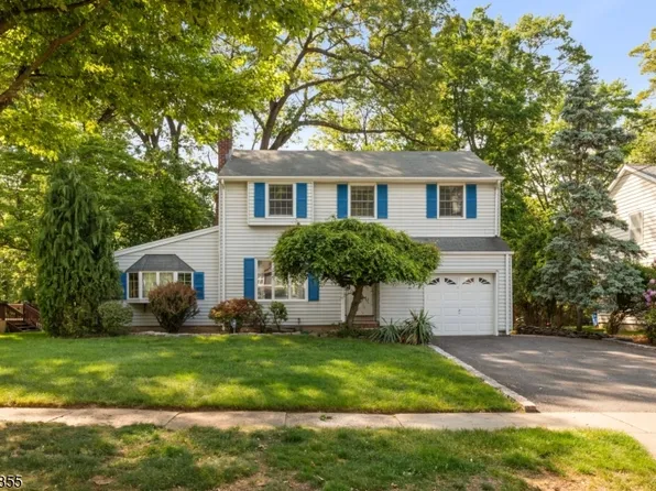 557 Monroe Ct, River Edge Boro, NJ 07661