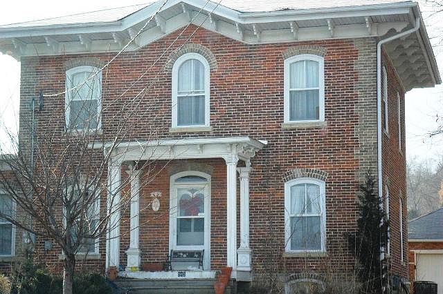 1st image of 143 Jefferson St W