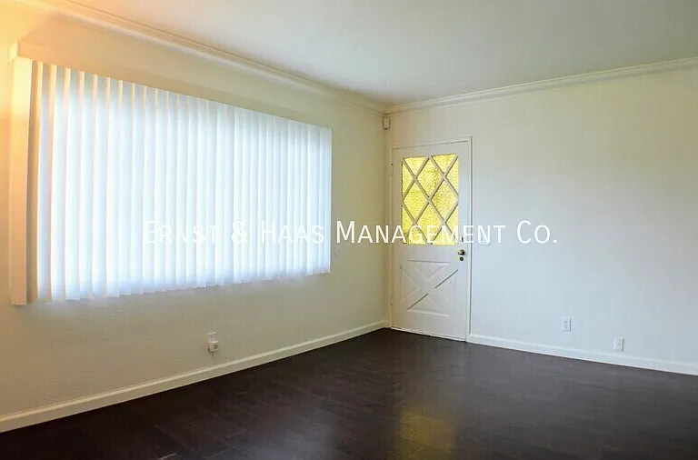 8275 California St — Photo 4