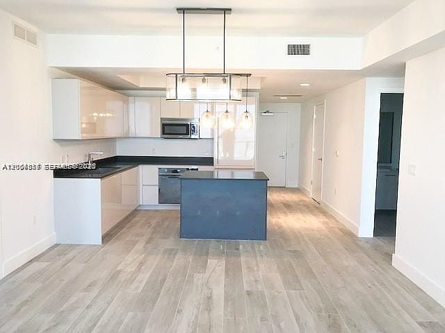 1st image of 1010 Brickell Ave #4609