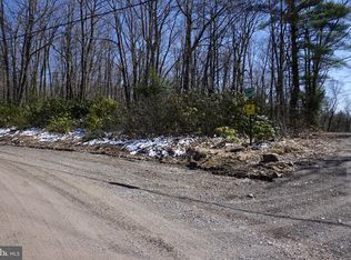 7 Ash Dr, Oakland, MD 21550