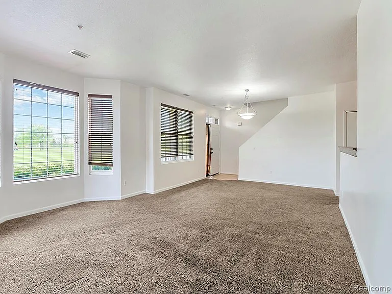 23370 Sunset Rd #23 — Photo 6