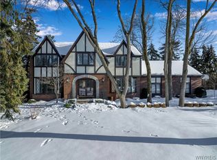 138 Foxhunt Ln, East Amherst, NY 14051