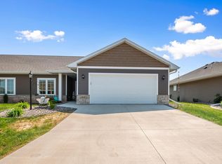3838 Shore Crest Ln, Green Bay, WI 54311