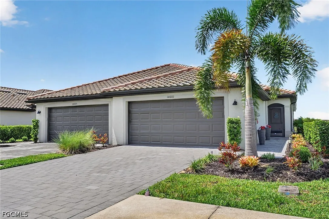 2 bed, 2.0 bath, 1564 sqft, $2,800 — Photo 1