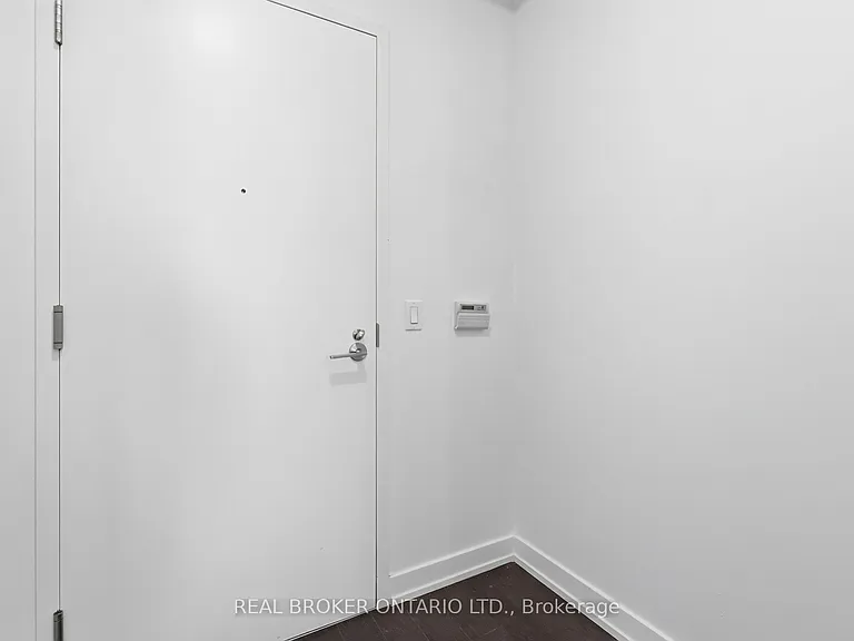 1030 King St W #Penthouse 25 — Photo 15