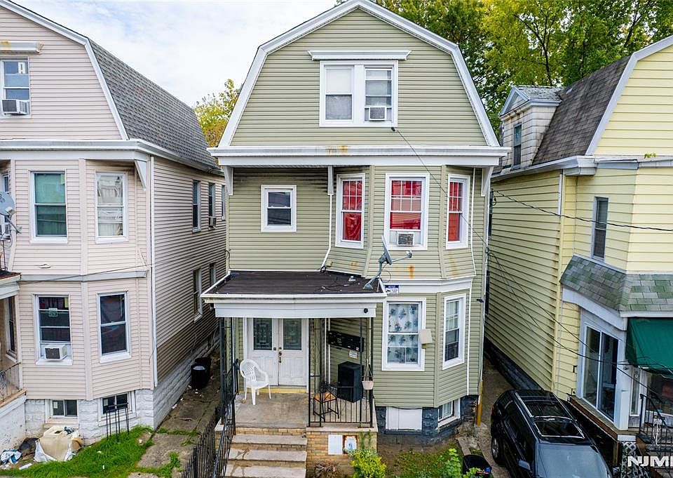 1st image of 650 Grove St