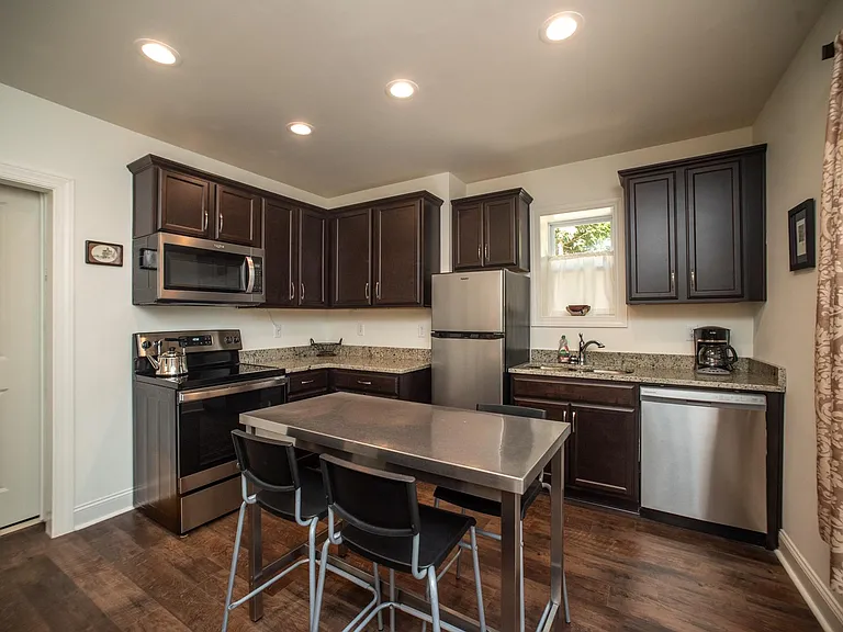 28B Madeline Ave — Photo 13