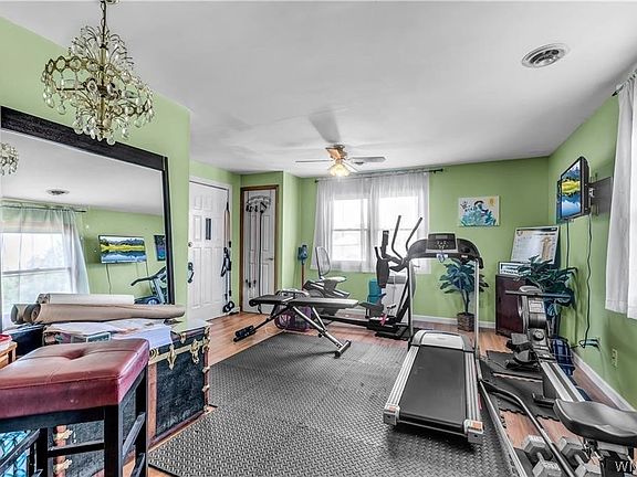 5th image of 635 Loretta St