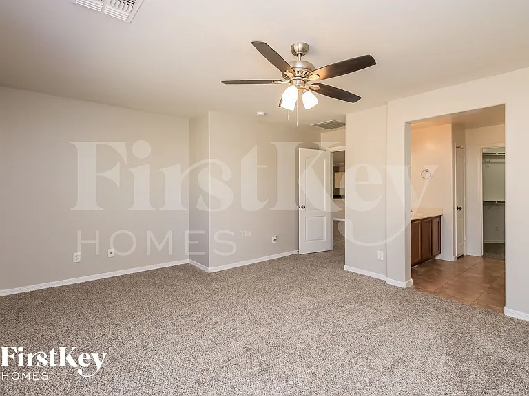 914 W Desert Canyon Dr — Photo 9