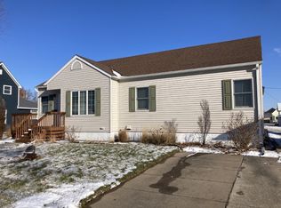 104 5th Ave, Keystone, IA 52249
