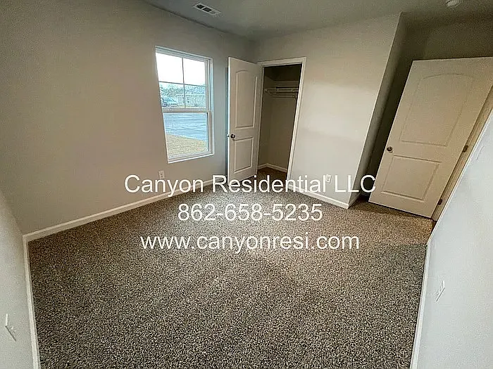122 Syd Rd — Photo 10