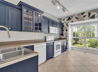 1630 42nd Sq APT 104, Vero Beach, FL 32960
